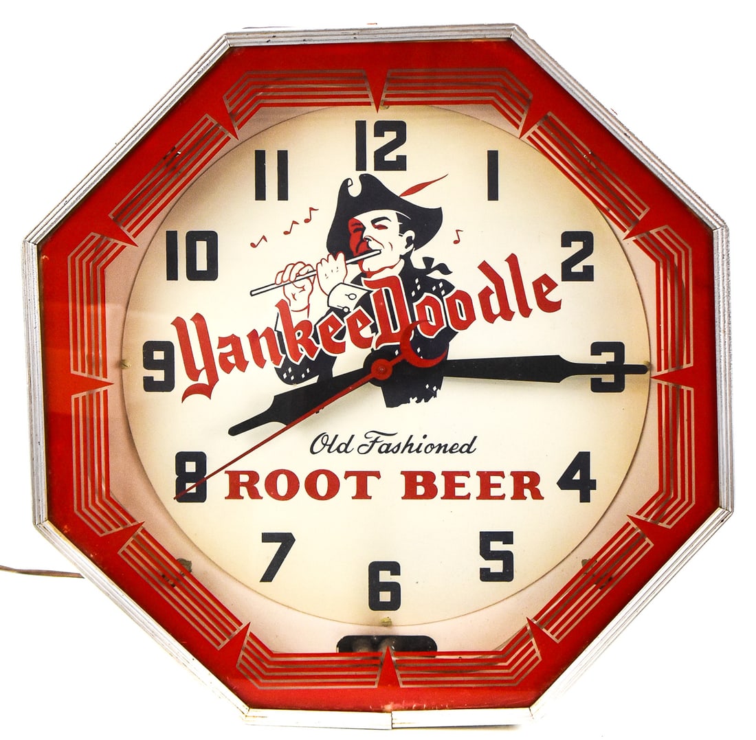 NEON PRODUCTS 'YANKEE DOODLE ROOT BEER' ADVERTISING WALL CLOCK (1 of 3)
