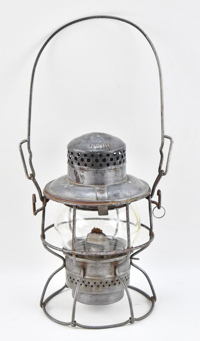 ADLAKE 'KERO' LOUISVILLE & NASHVILLE RR SHORT-GLOBE LANTERN NO. 300 (1 of 2)