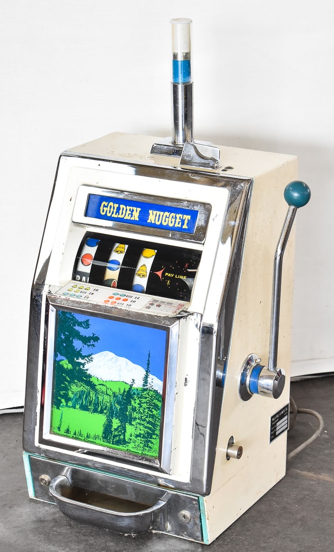 NEVADA MFG. CORP./MILLS BELL-O-MATIC CO. 'GOLDEN NUGGET' SLOT MACHINE (1 of 3)