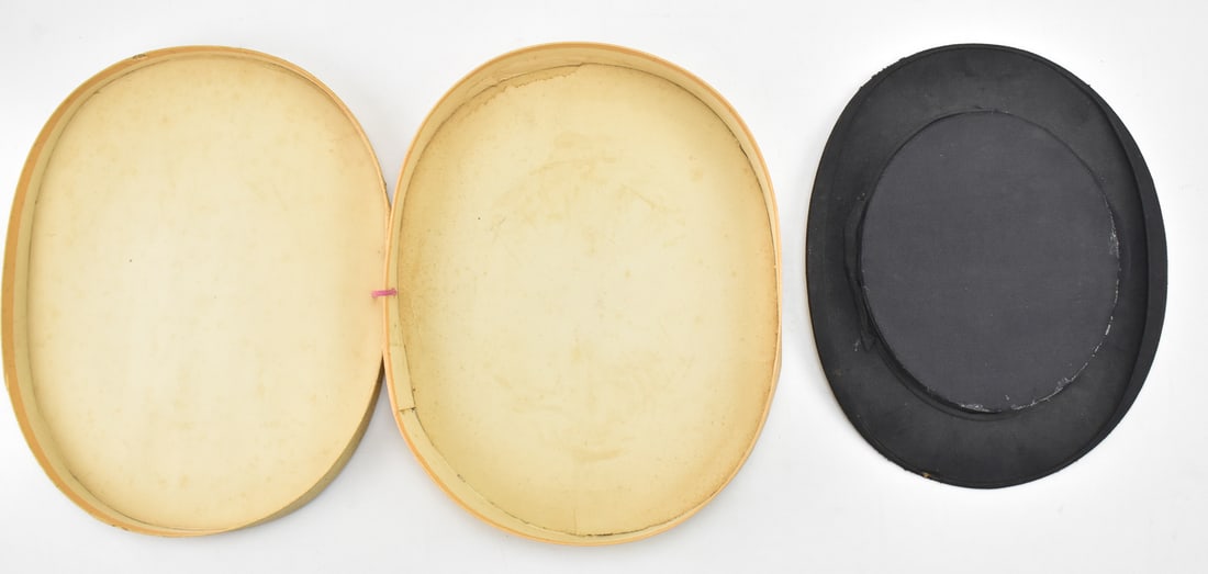 COLLAPSIBLE TOP HAT WITH BOX - 3