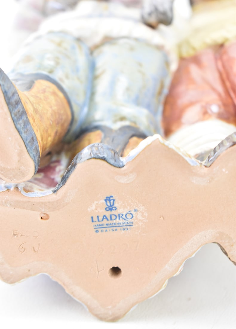 LLADRO 'ARTIC ALLIES' MODEL 2227 - 3