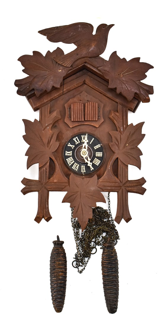 BLACK FOREST STYLE CUCKOO CLOCK (1 of 2)