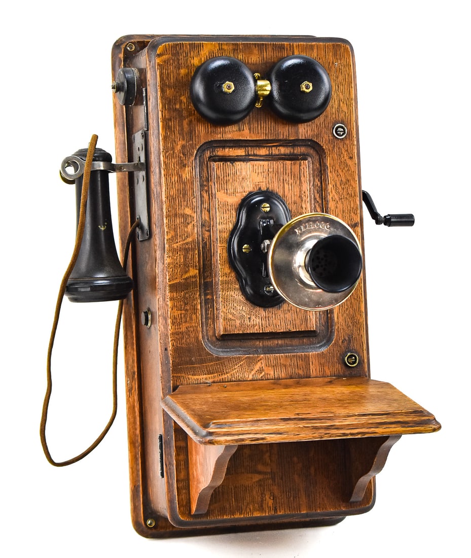 ANTIQUE KELLOGG OAK HAND-CRANK WALL MOUNT TELEPHONE (1 of 3)