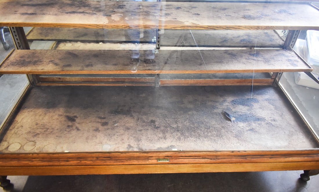 STORE DISPLAY SHOWCASE - 2