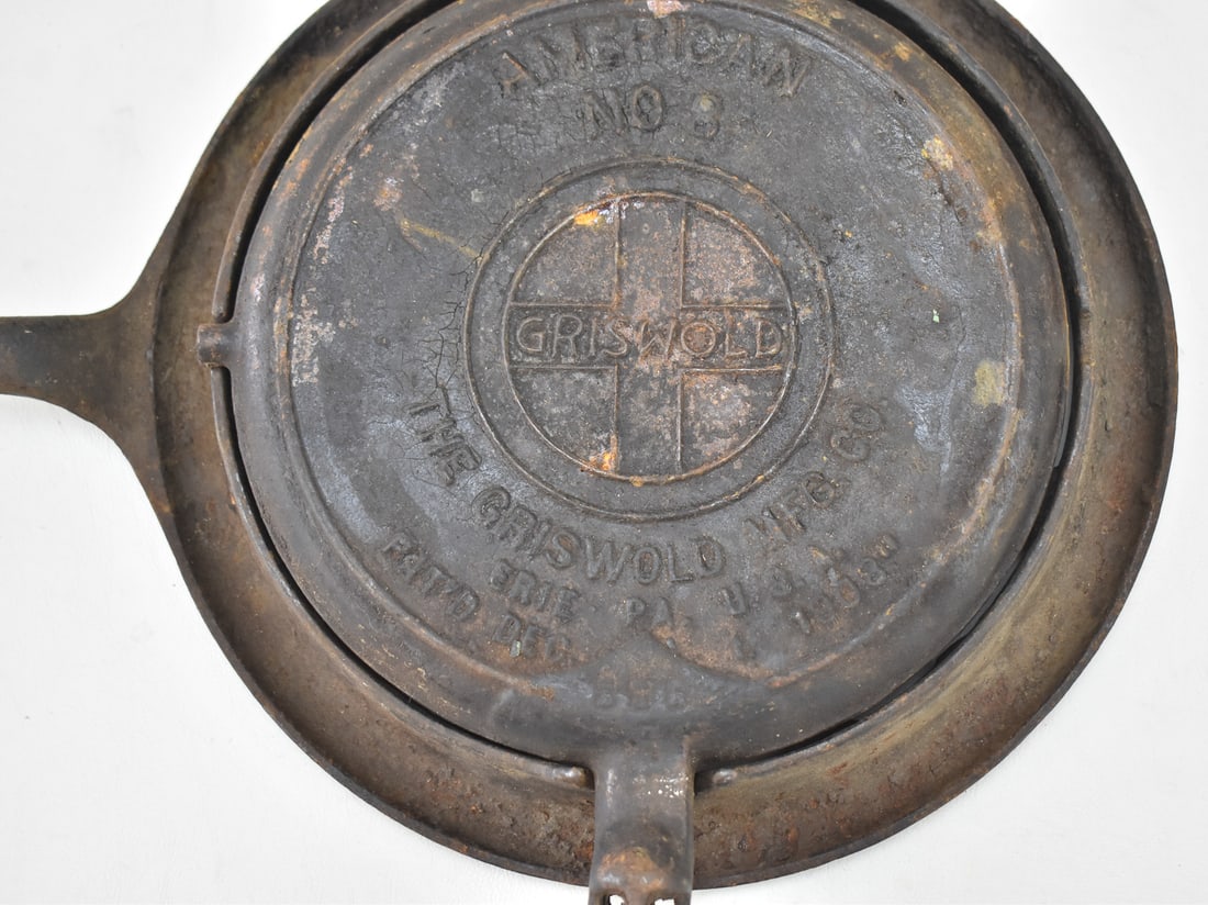 GRISWOLD #8 WAFFLE IRON - 3