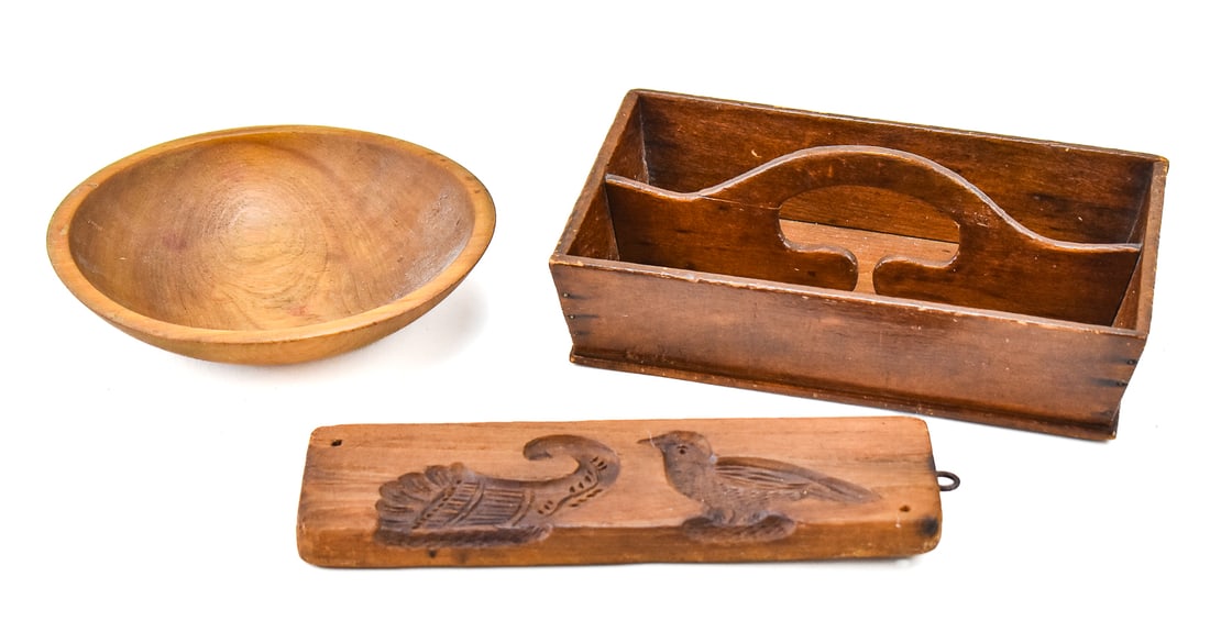 ASSORTMENT OF WOODEN HOME DECOR (1 of 2)