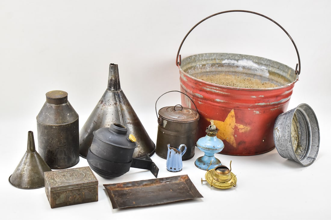 ASSORTED ANTIQUE METAL HOUSEHOLD ITEMS - 2