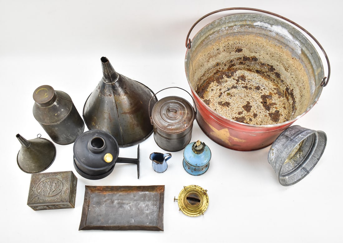 ASSORTED ANTIQUE METAL HOUSEHOLD ITEMS - 3