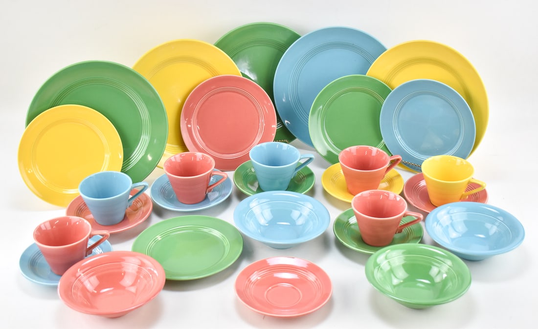 HOMER J. LAUGHLIN FIESTA WARE MIXED COLORS (1 of 4)