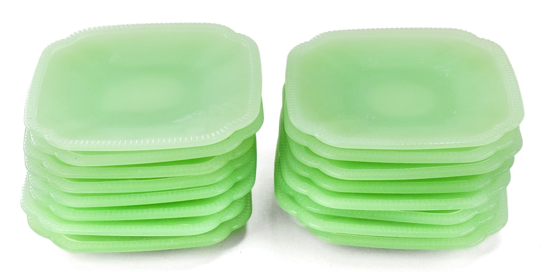 SET OF 16 HEARTH & HAND WITH MAGNOLIA APPETIZER PLATES: A set of sixteen Hearth and Hand with Magnolia appetizer plates in Jadeite green color. Each plate measures 1" H x 6" W x 6" D.