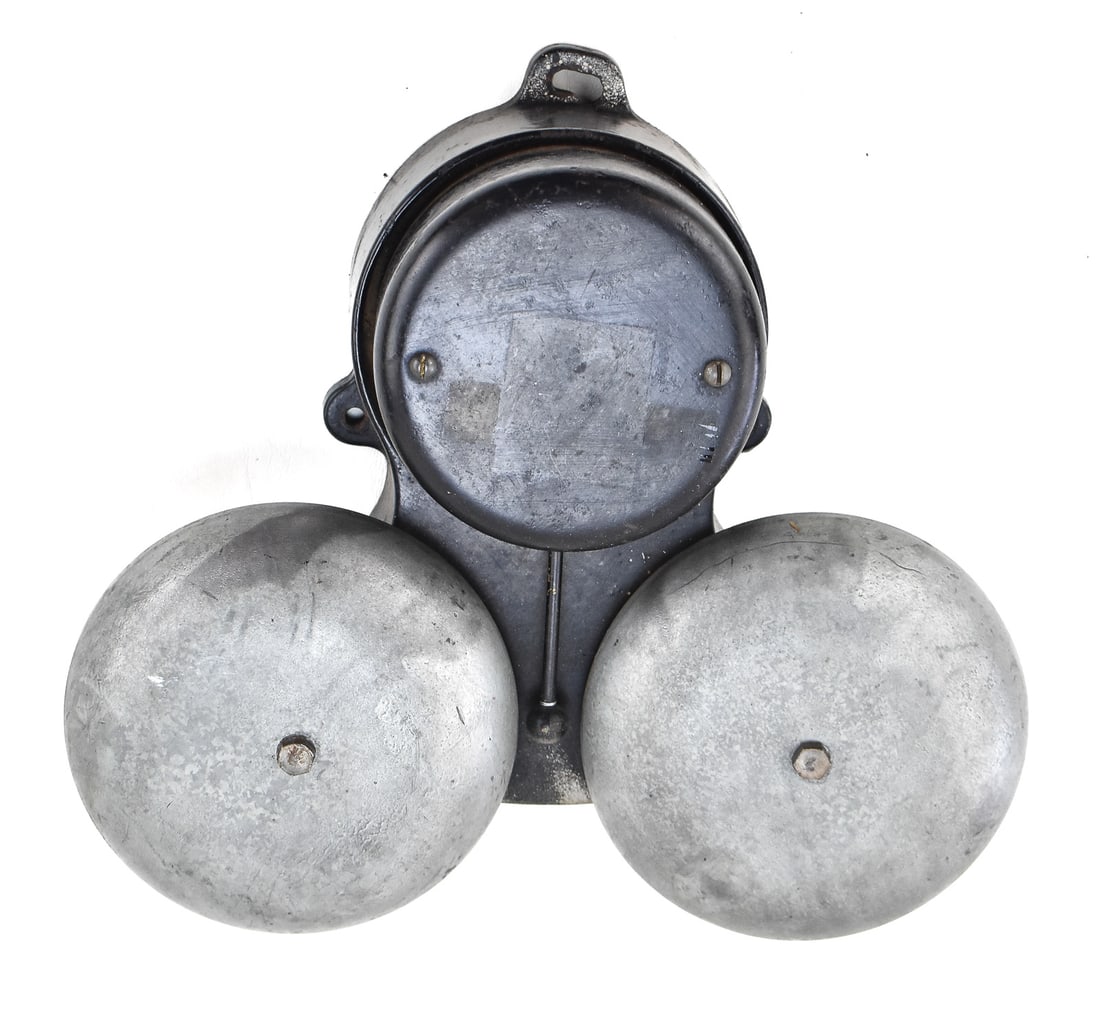 WESTERN ELECTRIC TWIN BELL RINGER FIRE ALARM: A Western Electric cast metal twin bell ringer fire alarm, circa mid 20th century. The item measures 4.5" H, 12.5" W, 12" D.