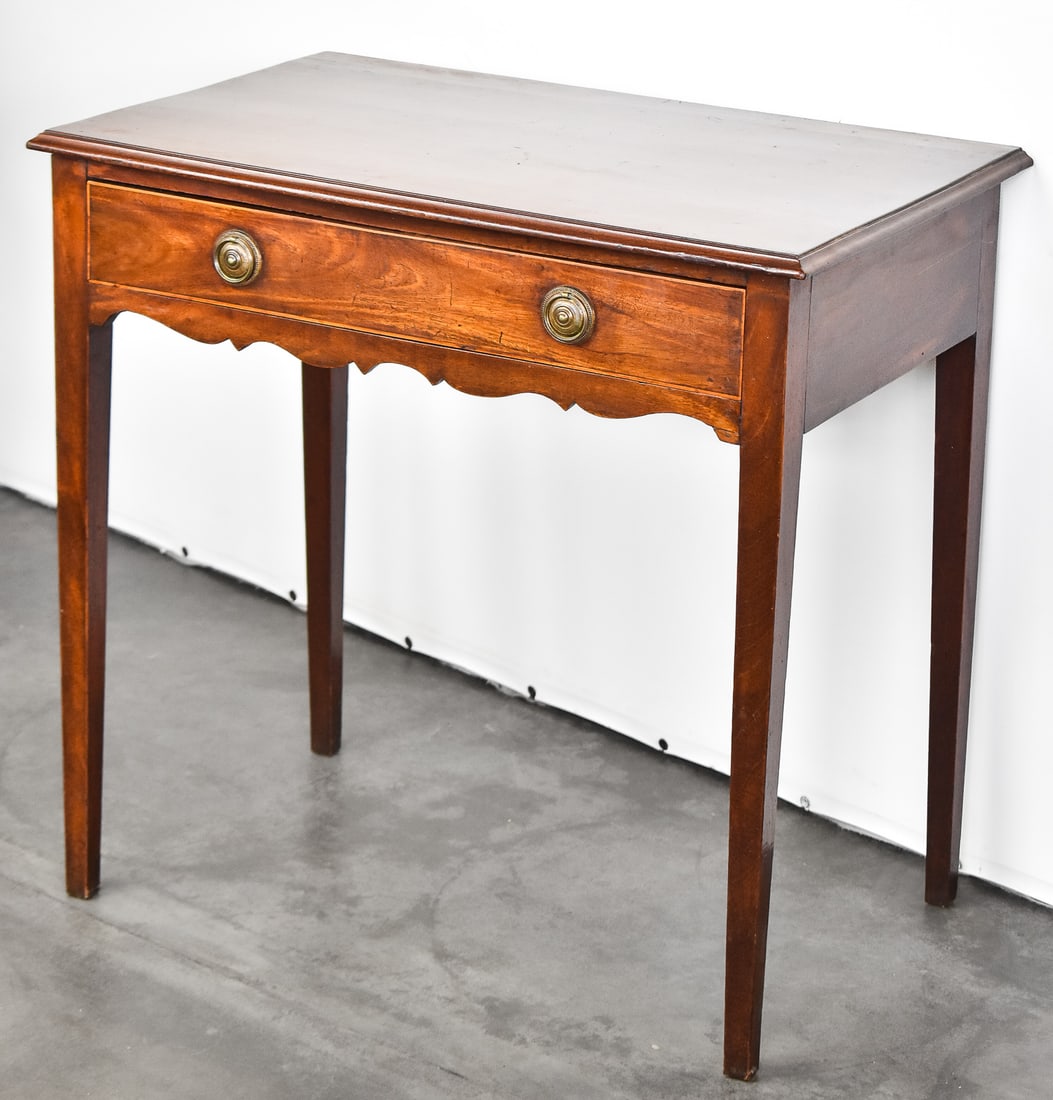 WILLIAM COWLING & SON QUEEN ANNE MAHOGANY & MARQUETRY DRESSING TABLE: A William Cowlin & Son - Clifton Queen Anne mahogany and marquetry dressing table with a single drawer on tapered legs, circa early 18th century. The table has a label underneath the drawer. The
