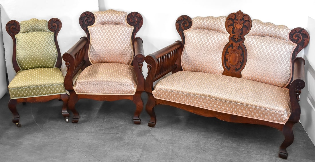 VICTORIAN THREE-PIECE HAND CARVED MAHOGANY PARLOR SET (1 of 6)