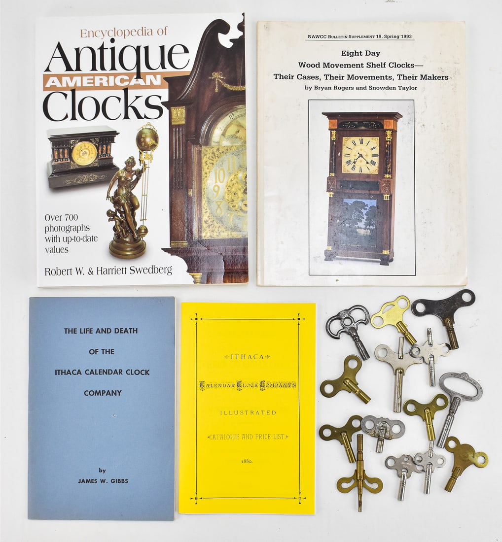 ANTIQUE CLOCK RELATED REFERENCE BOOKS & BAG OF CLOCK KEYS (1 of 3)