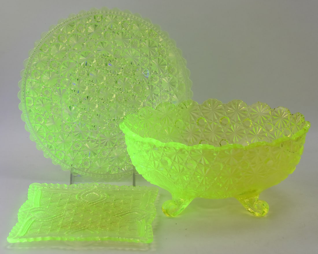 VASELINE GLASS "DAISY & BUTTON" FOOTED BOWL & PLATES: L. G. WRIGHT, MOSSER GLASS (1 of 4)