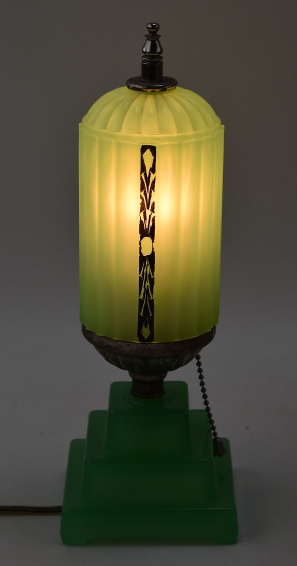 HOUZEX (ATTR.) ART DECO SKYSCRAPER BOUDOIR JADEITE TABLE LAMP (1 of 3)