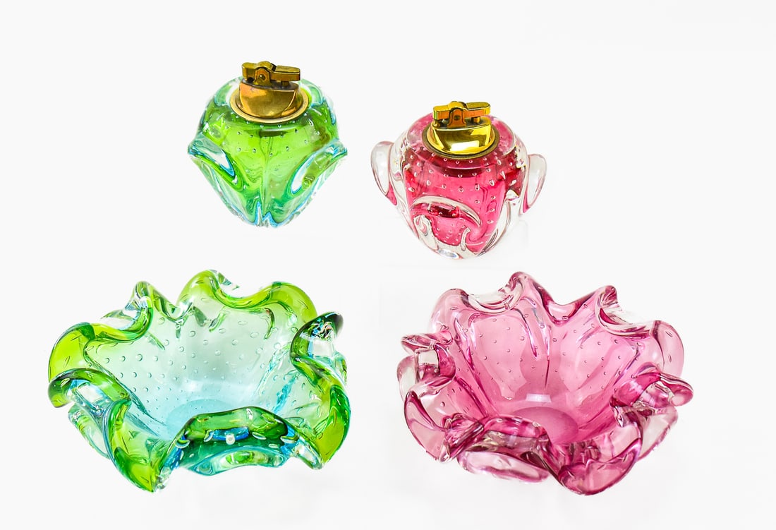 TWO MATCHING SETS OF MURANO BULLICANTE GLASS LIGHTERS AND ASHTRAYS (1 of 2)