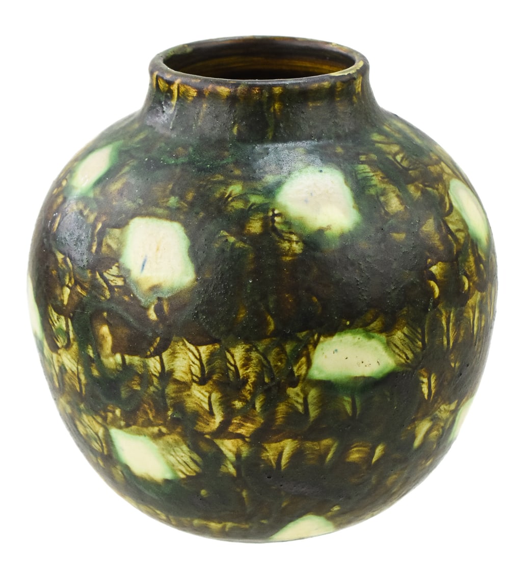 PETERS & REED (ATTR.) 'MONTENE' BULBOUS GREEN VASE (1 of 3)