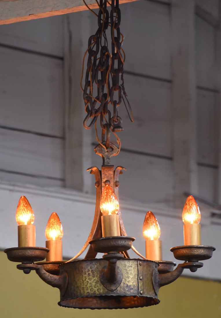 ARTS AND CRAFTS HAMMERED COPPER HANGING LIGHT FIXTURE (1 of 2)