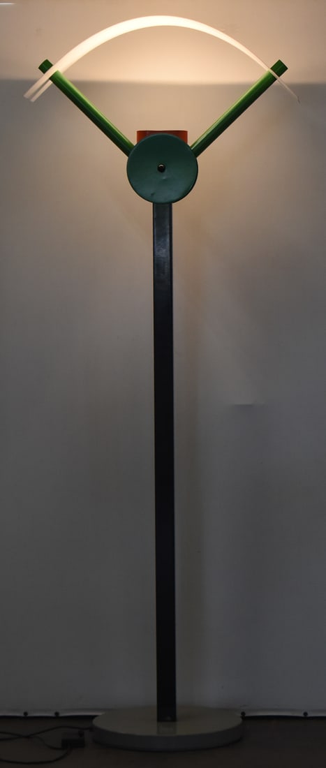 MICHELE DE LUCCHI "GRAND" FLOOR LAMP: A Michele de Lucchi for Memphis Milano "Grand" floor lamp, circa 1983. The item measures 88.5" H, 33.5" W, 18.5" D.