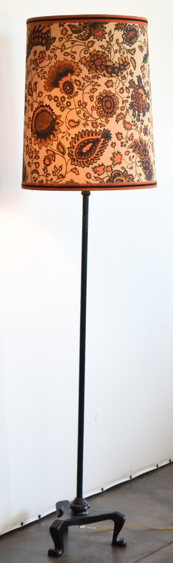 CAST IRON FLOOR LAMP W/ PAISLEY SHADE (1 of 5)