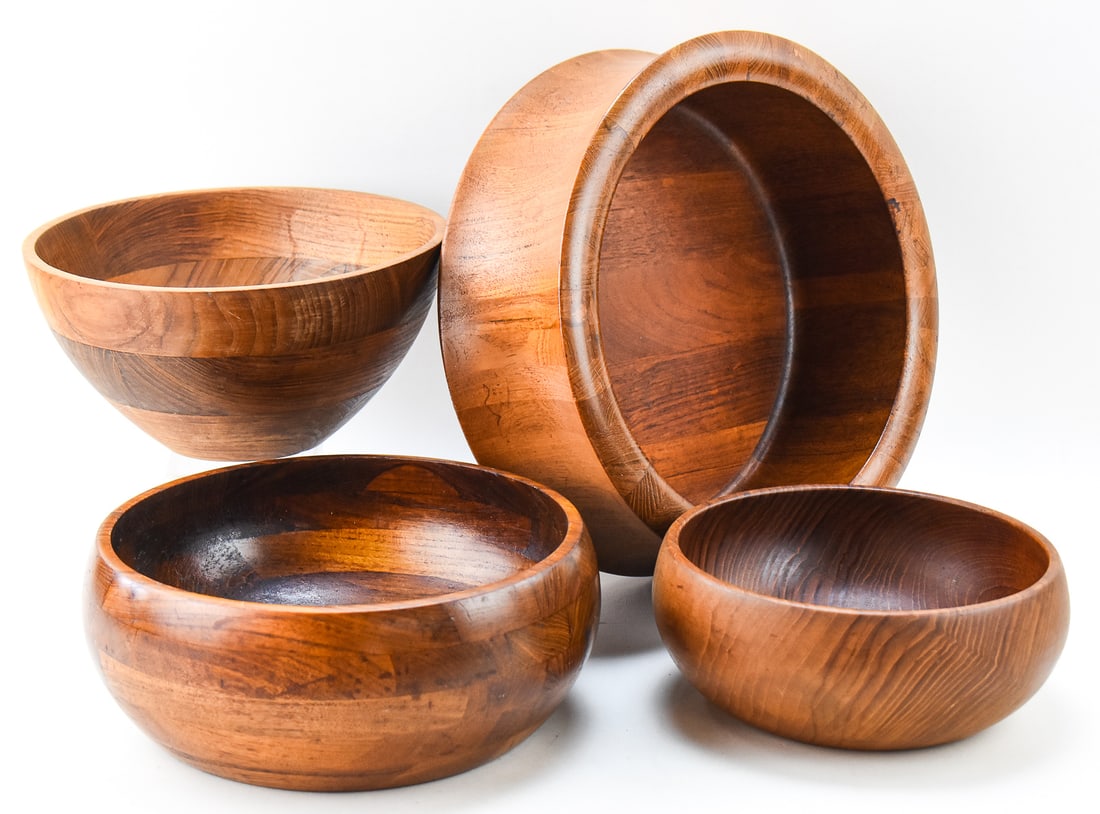 COLLECTION OF MID-CENTURY DANISH TEAK SERVING BOWLS (1 of 4)