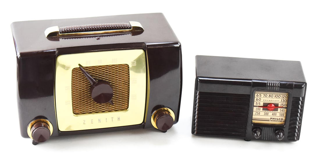 PHILCO TRANSITONE BAKELITE RADIO MODEL PT-28 AND ZENITH BAKELITE RADIO No. 17379: This lot includes a Philco Transitone Bakelite clock five tube radio model PT-28 circa 1939-1940 and a Zenith Bakelite clock tube radio No. S-17379. The largest item measures 8.5" H, 12.5" W, 7" D.