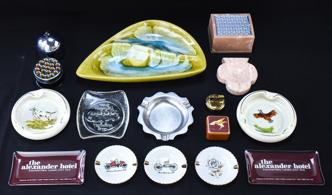 20TH CENTURY ASHTRAYS & MORE: OAKVILLE COMPANY (ATTR.), HEIRLOOM, BAM BEE: This lot includes the following, circa 20th century: two Heirloom hunting-themed ashtrays, three Japan-marked ashtrays, Holiday Inn ashtray, Bam Bee Incorporated ceramic ashtray, The Alexander Hotel a