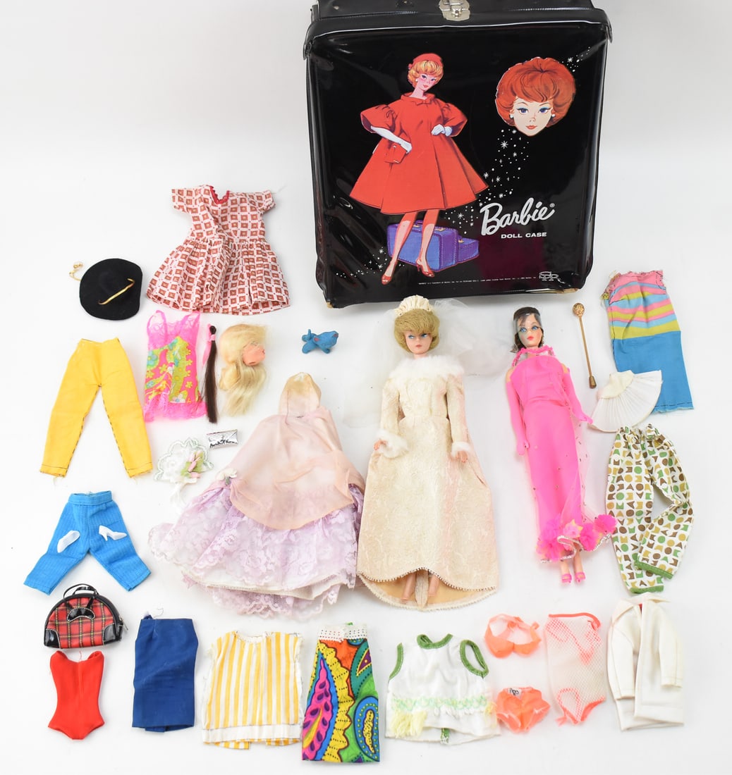 1960s BARBIES, ACCESSORIES, AND A DOLL CASE (1 of 3)