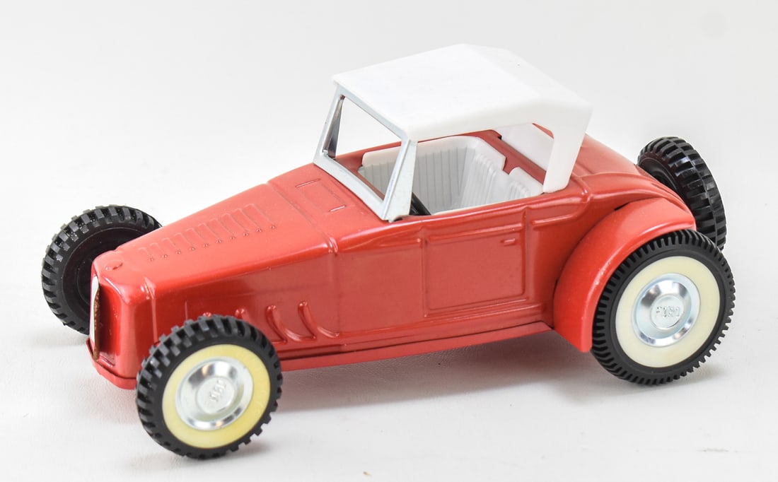 NYLINT TOYS 1932 FORD ROADSTER COUPE TOY CAR (1 of 3)
