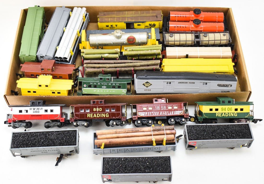 23 CUSTOM S GAUGE TRAIN CAR (1 of 2)