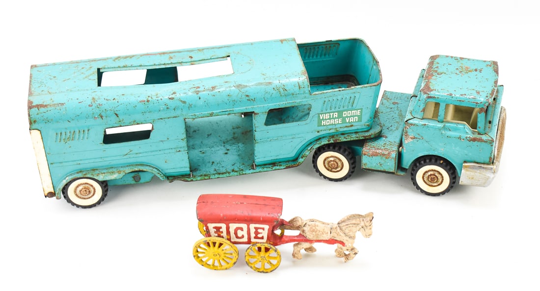 STRUCTO VISTA DOME HORSE VAN & CAST IRON ICE WAGON (1 of 3)