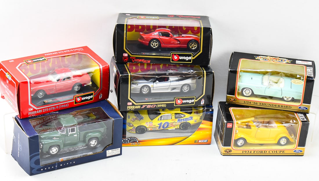 ASSORTMENT OF DIE-CAST MODEL CARS: BBURAGO, MOTORMAX, HOTWHEELS (1 of 2)