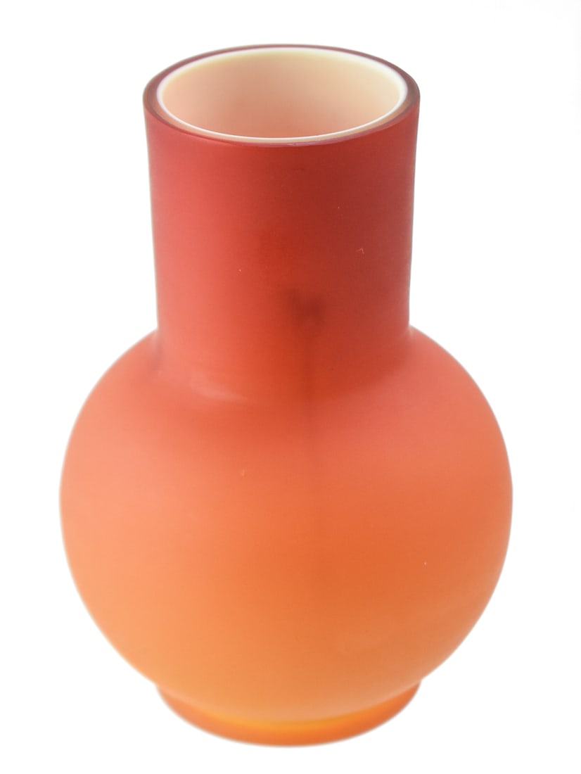 ST. JUDE CHARITY LOT: ENGLISH STYLE VICTORIAN CASED CUSTARD SATIN GLASS VASE (1 of 2)
