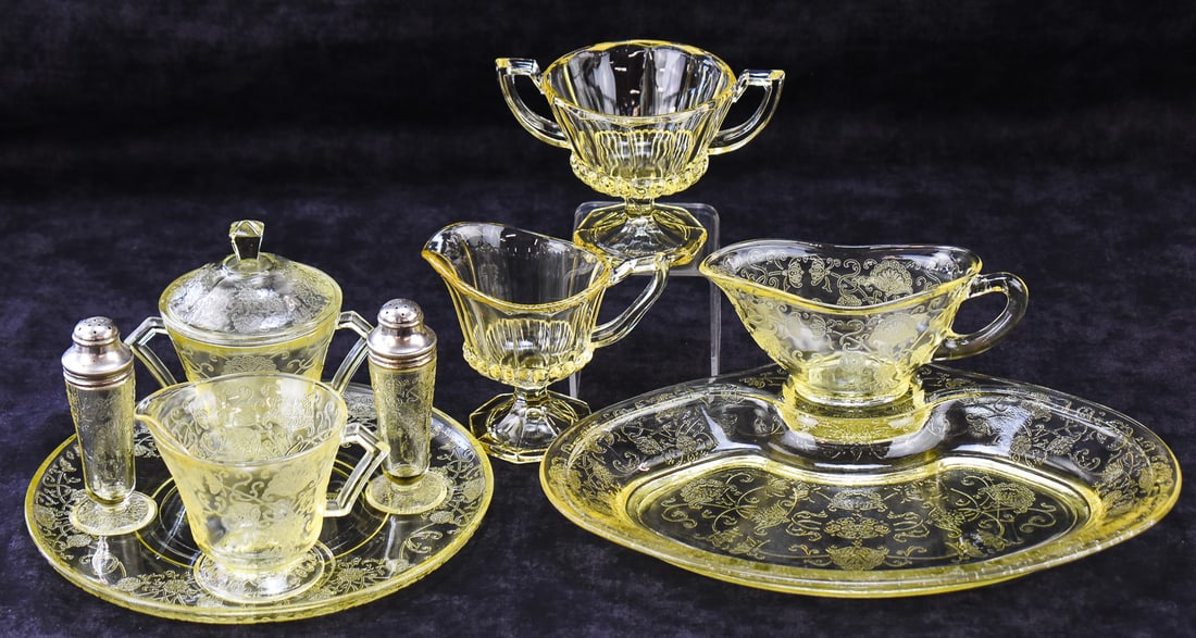 YELLOW DEPRESSION GLASS: HEISEY (ATTR.) & HAZEL ATLAS (ATTR.) (1 of 1)