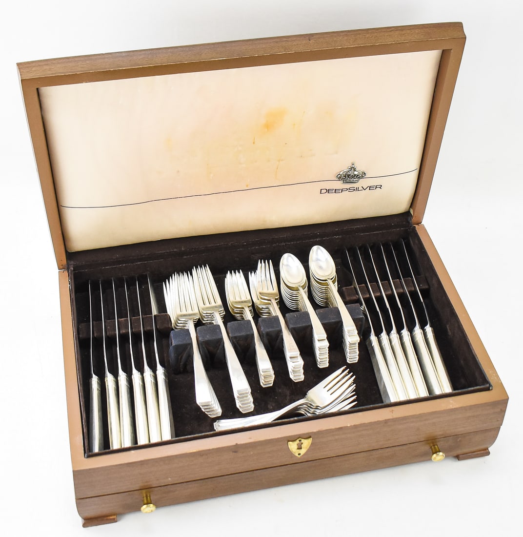 TOWLE "CRAFTSMAN" PATTERN STERLING SILVER SET - 2
