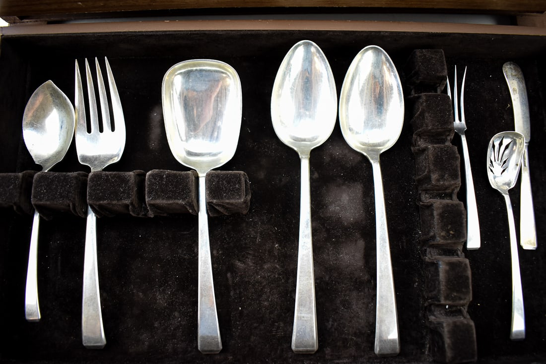 TOWLE "CRAFTSMAN" PATTERN STERLING SILVER SET - 4