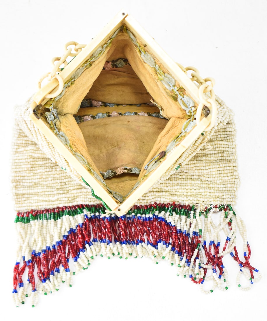 VICTORIAN MICRO BEADED PURSE - 3
