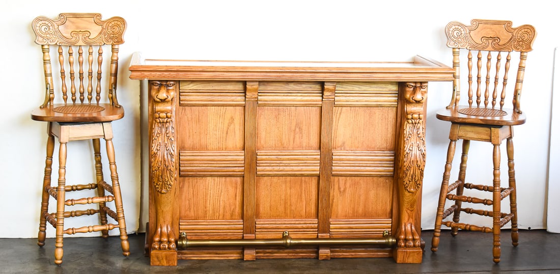 PULASKI KEEPSAKE COLLECTION OAK BAR & TWO BAR STOOLS (1 of 6)