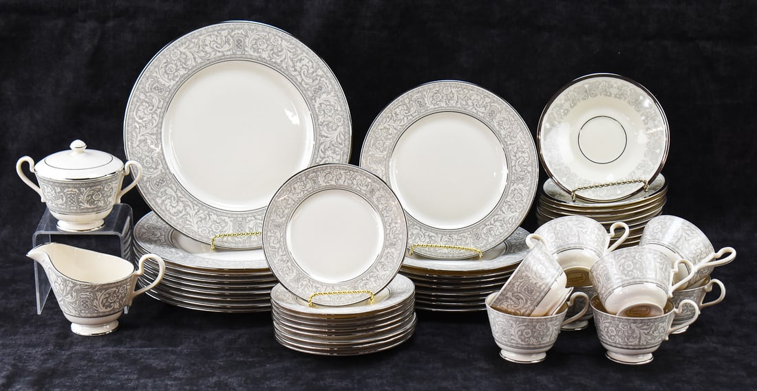 FRANCISCAN MASTERPIECE CHINA PLATINUM GREY RENAISSANCE DISHWARE SET (1 of 6)