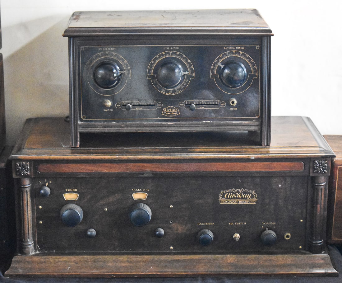 MONTGOMERY WARD & COMPANY TUBE RADIOS: "AIRWAY" AND "AIRLINE" (1 of 3)