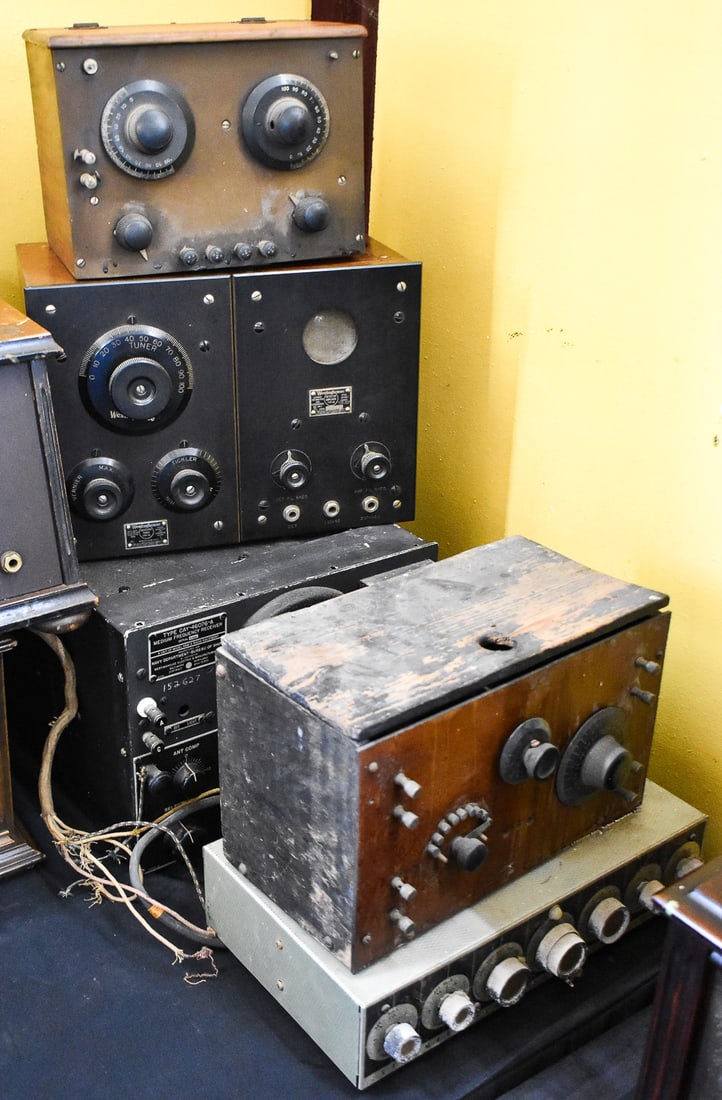 WESTINGHOUSE RECEIVING TUNER TYPE RA WITH TYPE DA DETECTING AMPLIFIER & MORE (1 of 2)