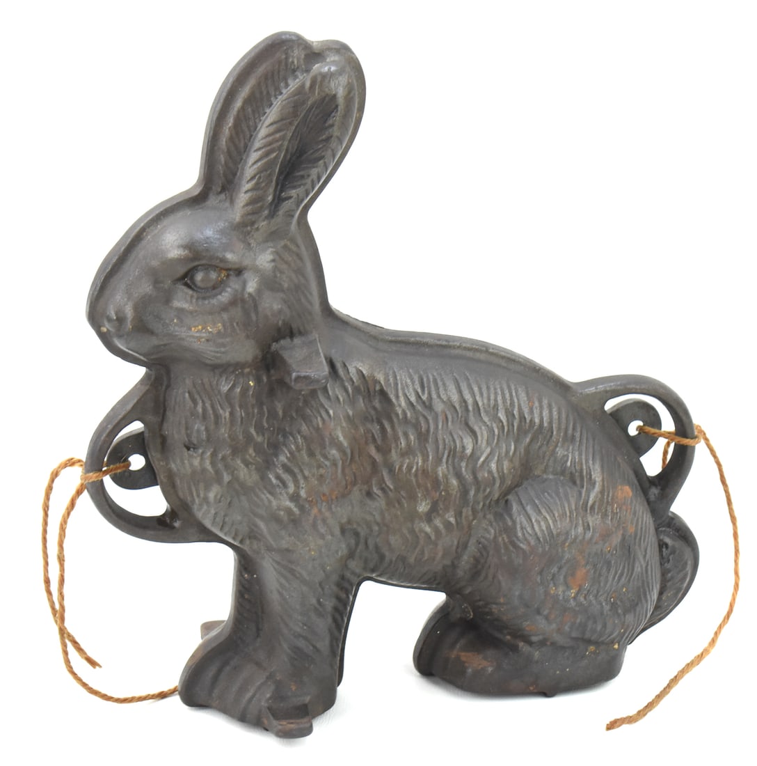 GRISWOLD CAST IRON RABBIT CAKE MOLD No. 863 (1 of 2)
