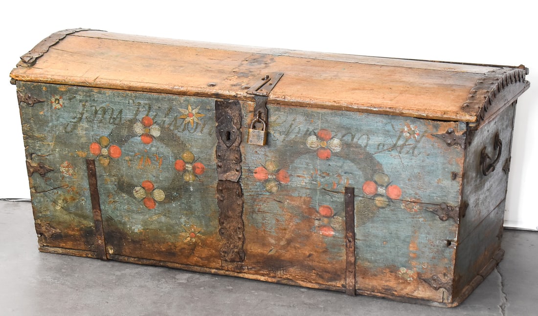 SCANDINAVIAN MARRIAGE CHEST (1 of 5)