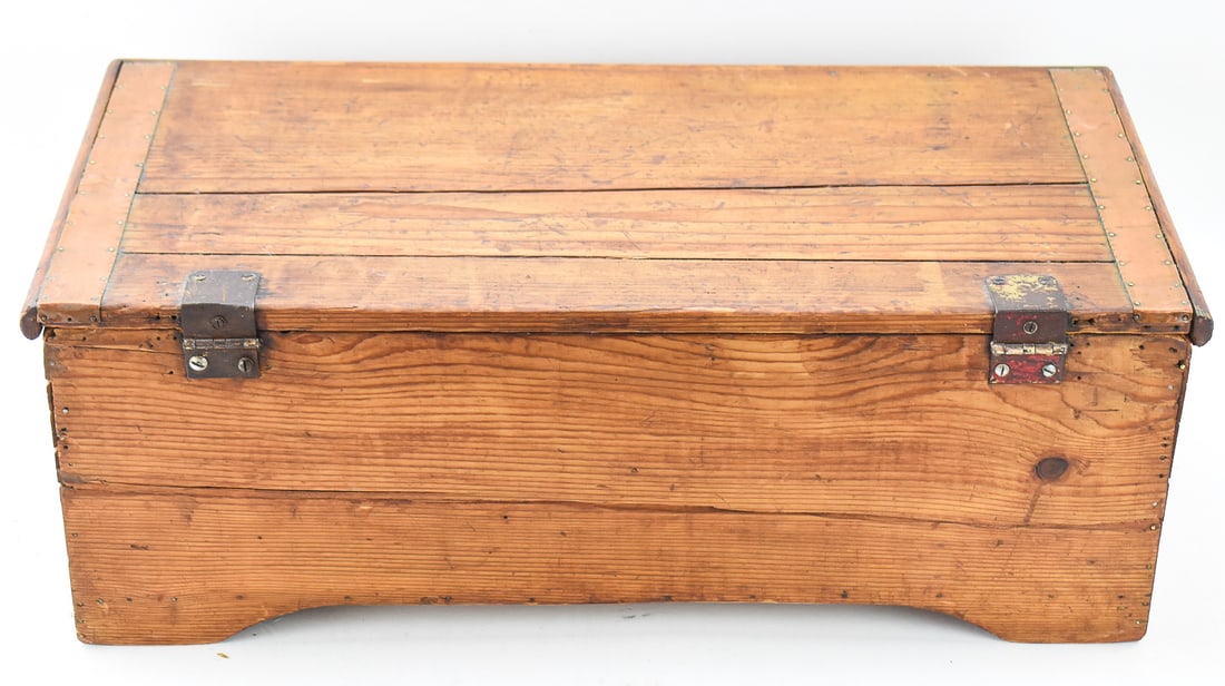 ANTIQUE PINE STORAGE CHEST - 5