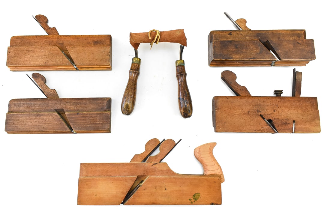 ASSORTMENT OF FIVE ANTIQUE HAND PLANES & ANTIQUE DRAW KNIFE (1 of 3)
