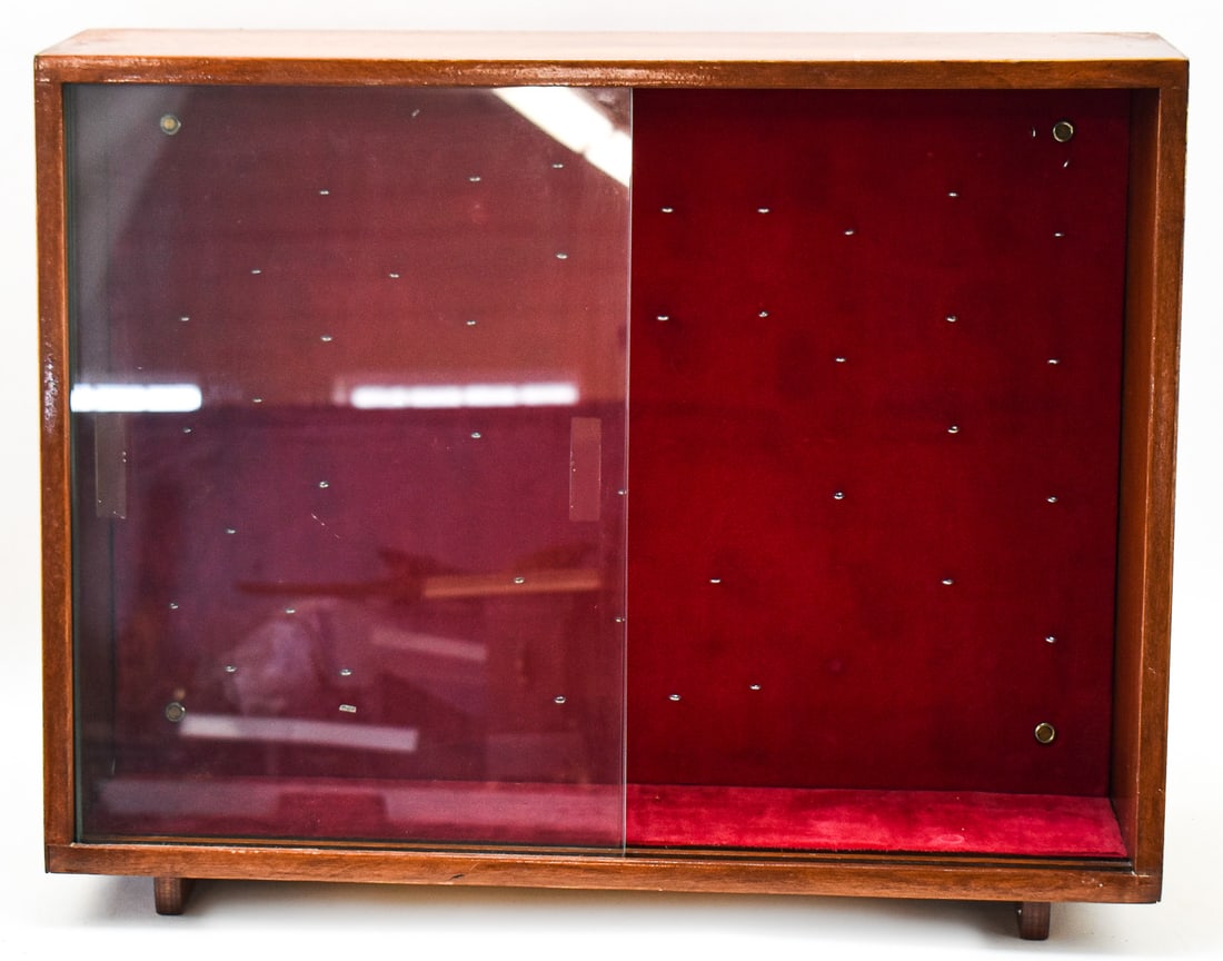MID-CENTURY TABLETOP DISPLAY CASE - 2