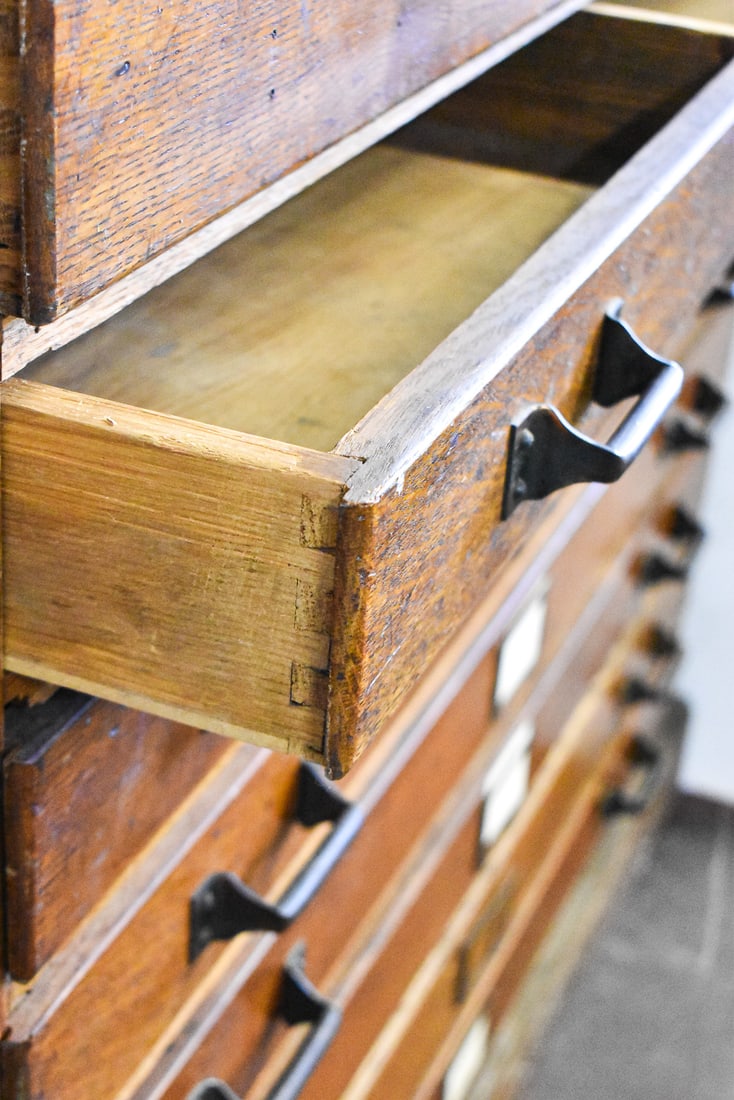 20TH CENTURY OAK MAP CASE - 3