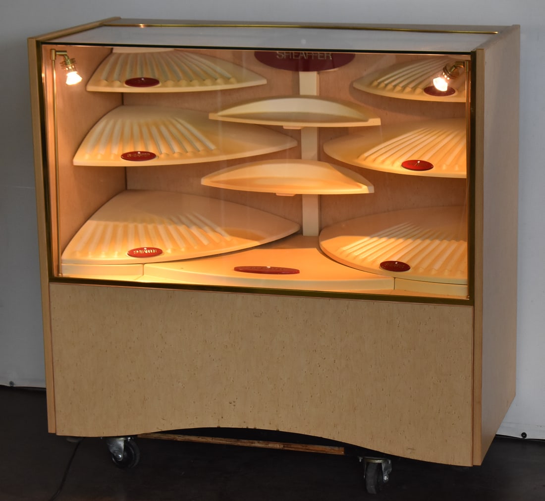 SHEAFFER FOUNTAIN PEN RETAIL DISPLAY CASE, C. 1960s-1970s (1 of 3)