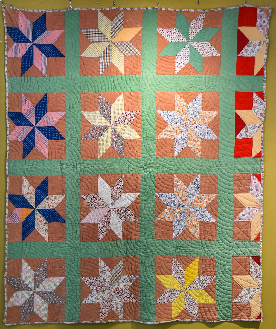 EIGHT POINT STAR QUILT (1 of 2)